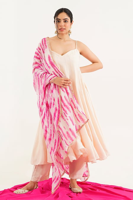 Shop_Tuli_Pink Chiffon Printed Leheriya Batasi Mala Dupatta _at_Aza_Fashions