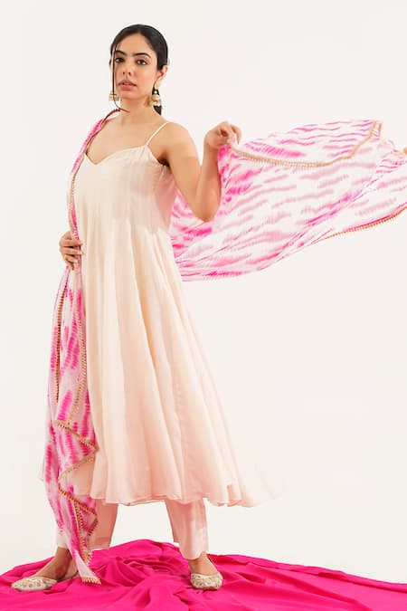Buy_Tuli_Pink Chiffon Printed Leheriya Batasi Mala Dupatta _Online_at_Aza_Fashions