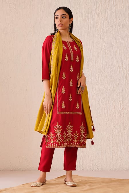 Buy Tuli Red Viscose, Silk Embroidery Round Neck Gul Baanhi Kurta Pant Set Online at Aza Fashions Buy_Tuli_Red Viscose, Silk Embroidery Round Neck Gul Baanhi Kurta Pant Set _Online_at_Aza_Fashions