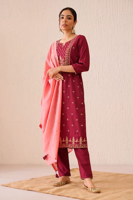 Avaha Gul Arezo Embroidered Kurta Pant Set 