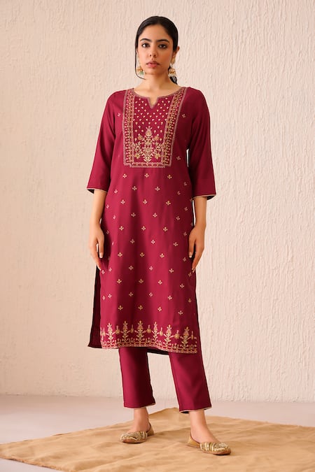 Tuli_Maroon Viscose, Silk Embroidery Split V-neck Gul Arezo Kurta Pant Set _Online_at_Aza_Fashions