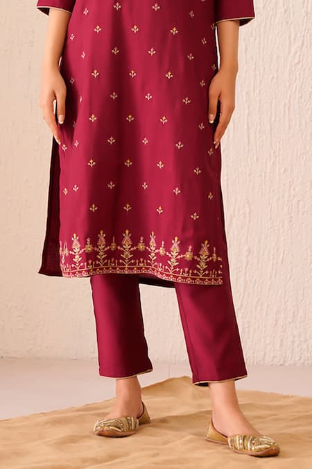 Buy_Tuli_Maroon Viscose, Silk Embroidery Split V-neck Gul Arezo Kurta Pant Set _Online_at_Aza_Fashions