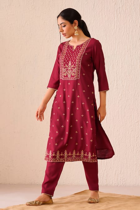 Shop_Tuli_Maroon Viscose, Silk Embroidery Split V-neck Gul Arezo Kurta Pant Set _Online_at_Aza_Fashions