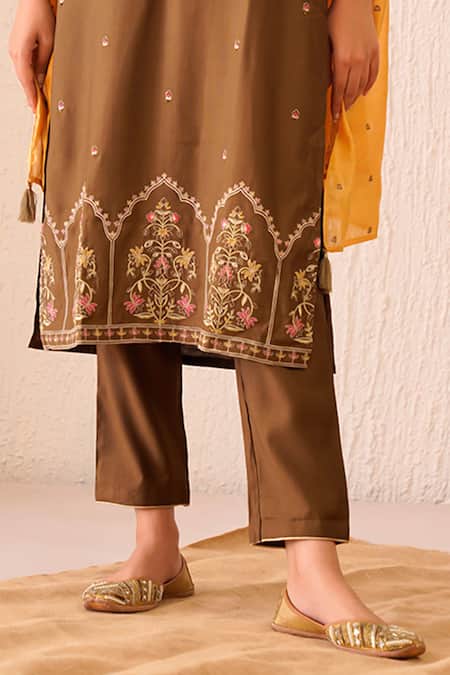 Tuli_Green Viscose, Silk Embroidery Round Neck Gul Vaahini Kurta Pant Set_Online_at_Aza_Fashions