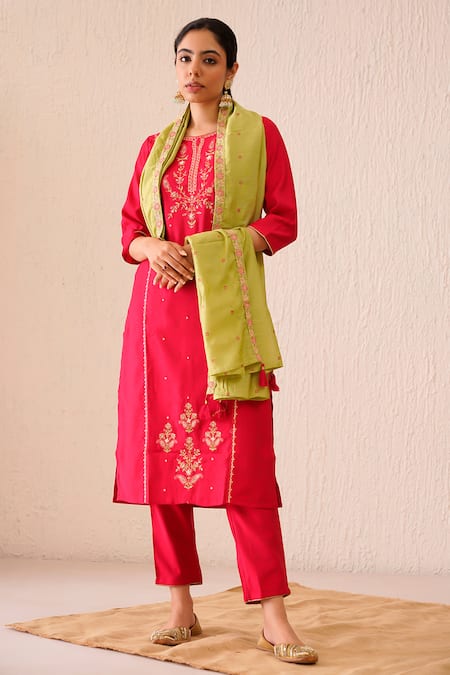 Avaha Gul Suri Embroidered Kurta Pant Set 