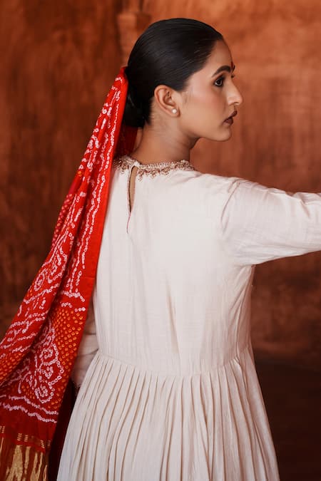 Buy House Of Anmol Jain Ivory Modal Embroidery, Beads Round Neck Kanika Floral Anarkali Set Buy_House Of Anmol Jain_Ivory Modal Embroidery, Beads Round Neck Kanika Floral Anarkali Set