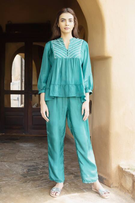 Shop_Ayaka_Green Viscose Embroidery Split V-neck Cara Thread Yoke Tiered Top 