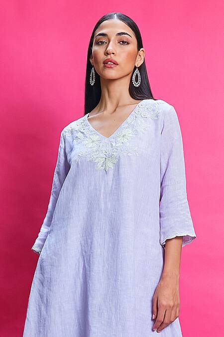 Priyanka Jain_Purple Cotton, Linen Embroidery V-neck Asymmetric Kurta With Pant _at_Aza_Fashions