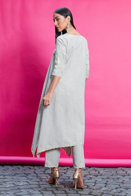 Priyanka Jain Placement Embroidered Asymmetric Kurta With Pant 