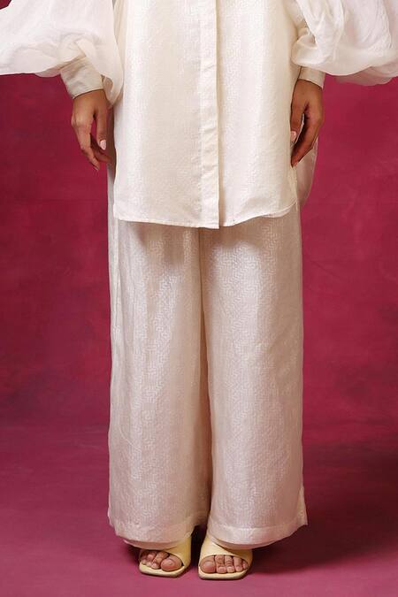 Shop Shilpi Gupta Ivory Organza Jacquard Embroidery Floral Collared Neck Resham Shirt With Pant Online at Aza Fashions Shop_Shilpi Gupta_Ivory Organza Jacquard Embroidery Floral Collared Neck Resham Shirt With Pant _Online_at_Aza_Fashions