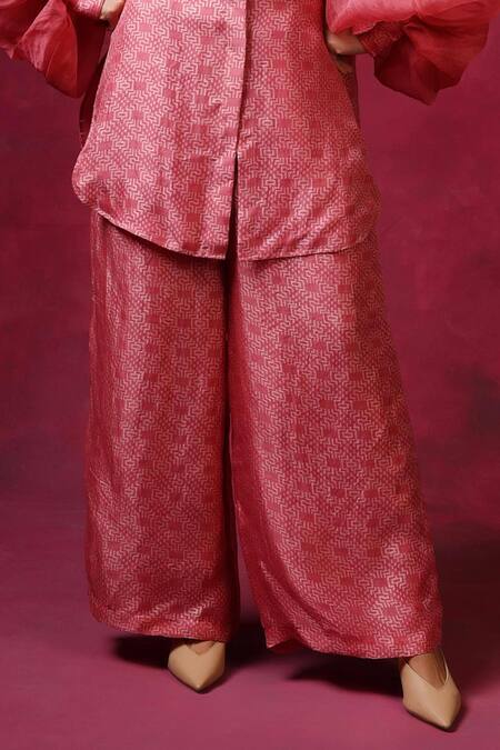 Shilpi Gupta Pink Organza Jacquard Embroidery Floral Ballon Sleeve Resham Shirt With Pant Online at Aza Fashions Shilpi Gupta_Pink Organza Jacquard Embroidery Floral Ballon Sleeve Resham Shirt With Pant _Online_at_Aza_Fashions