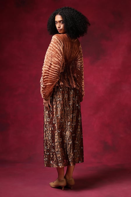 Buy_SHILPI GUPTA_Red Silk Plain V Neck Zari Pleated Top _Online_at_Aza_Fashions