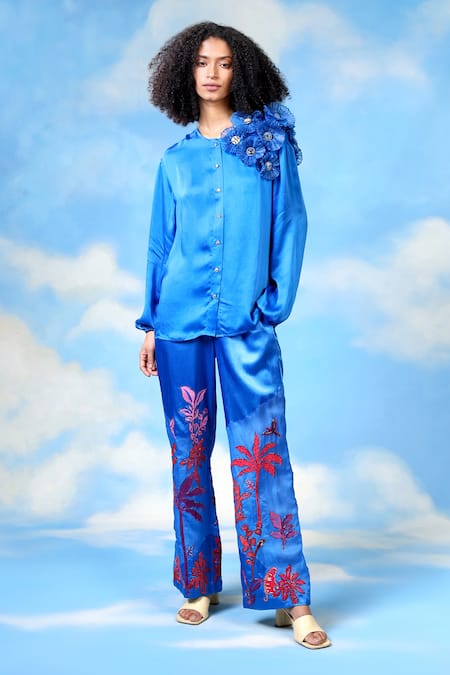 Buy_Shilpi Gupta_Blue Bamberg Satin Embroidery Flower Applique Round Shirt 