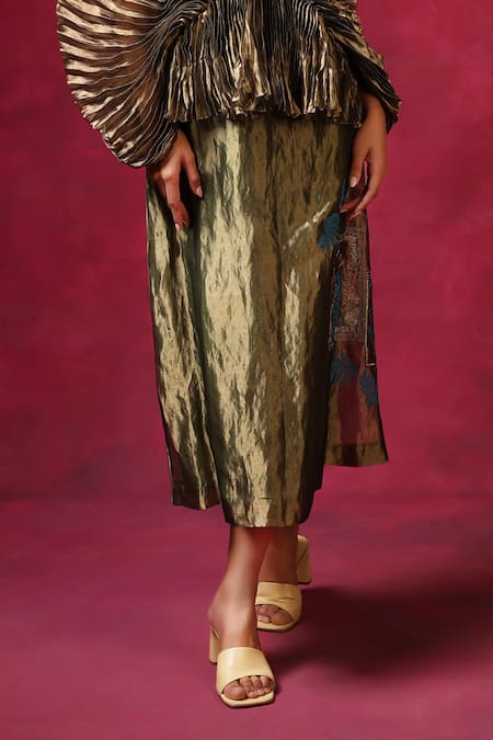 Shilpi Gupta Green Silk Plain V Neck Zari Pleated Top Online at Aza Fashions Shilpi Gupta_Green Silk Plain V Neck Zari Pleated Top _Online_at_Aza_Fashions