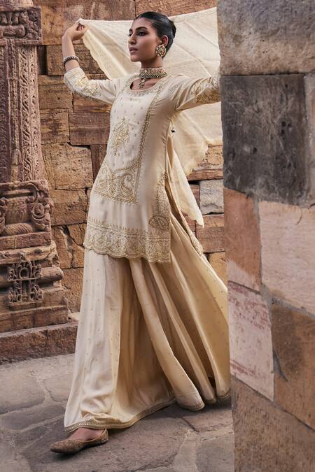 Buy Kritika Dawar Ivory , Organza Gota Patti, Pearls, Alaya Gul Kurta Sharara Set Buy_Kritika Dawar_Ivory , Organza Gota Patti, Pearls, Alaya Gul Kurta Sharara Set
