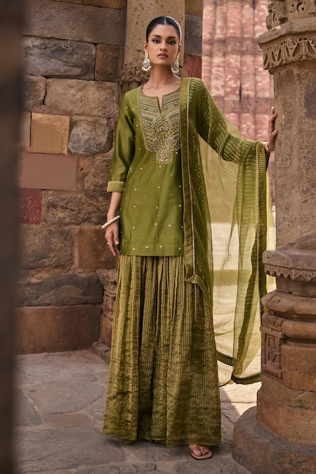 Kritika Dawar Green Chanderi Embroidery Dabka Notched Erum Glory Bloom Kurti Gharara Set 