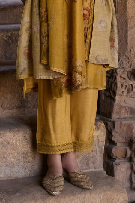 Kritika Dawar Yellow Chanderi, Cotton, Silk Embroidery Zainab Phool Print Kurta Pant Set Online at Aza Fashions Kritika Dawar_Yellow Chanderi, Cotton, Silk Embroidery Zainab Phool Print Kurta Pant Set _Online_at_Aza_Fashions