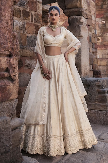 Kritika Dawar Ivory Silk Embroidery Dabka Leaf Neck Noor Ditsy Florin Bridal Lehenga Set 