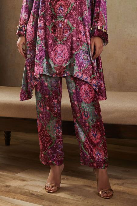 Rainas Pink Velvet Beads Bandeau Neck Shell Detailed Kurta With Pant Online at Aza Fashions Rainas_Pink Velvet Beads Bandeau Neck Shell Detailed Kurta With Pant_Online_at_Aza_Fashions