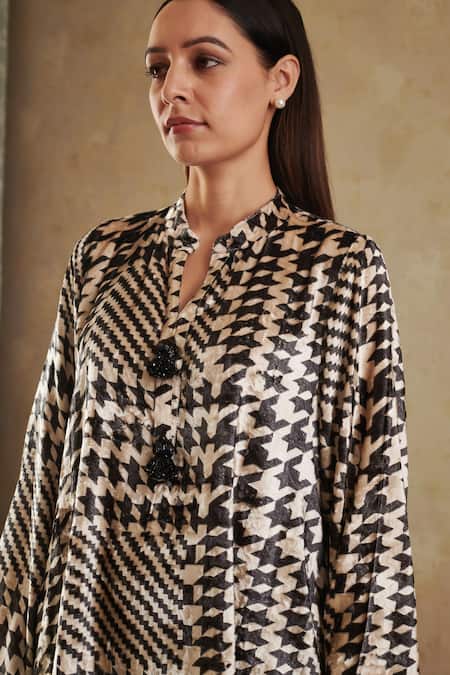 Rainas_Black Velvet Tassels Bandeau Neck Geometric Print Kurta Pant Set _at_Aza_Fashions