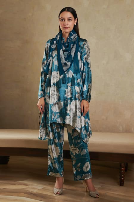 Shop Rainas Blue Velvet Embroidery Bandeau Neck Flower Print Kurta Pant Set at Aza Fashions Shop_Rainas_Blue Velvet Embroidery Bandeau Neck Flower Print Kurta Pant Set _at_Aza_Fashions