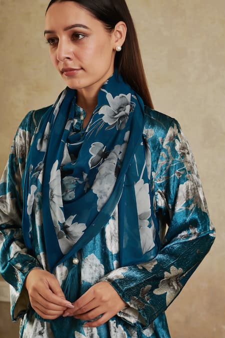 Rainas Blue Velvet Embroidery Bandeau Neck Flower Print Kurta Pant Set Online at Aza Fashions Rainas_Blue Velvet Embroidery Bandeau Neck Flower Print Kurta Pant Set _Online_at_Aza_Fashions