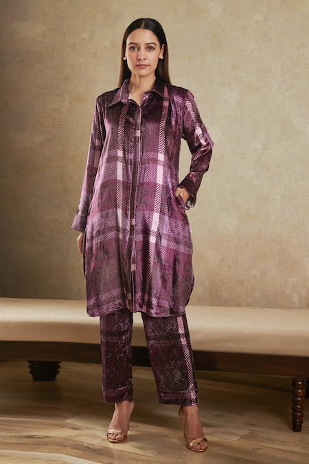 Rainas Purple Velvet Printed Geometric Collared Long Shirt With Pant 