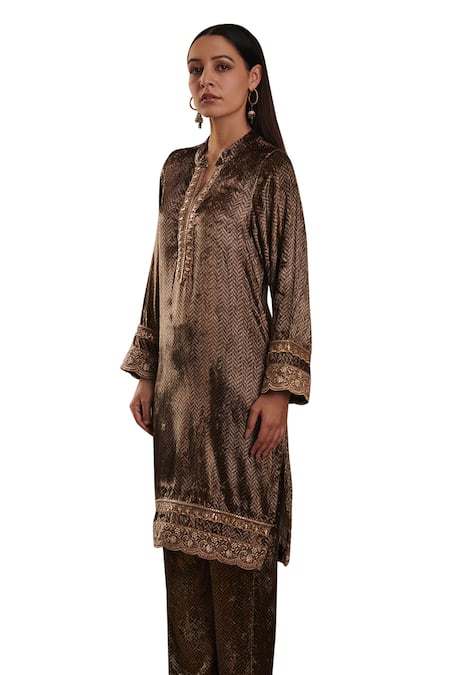 Rainas_Brown Velvet Lace, Embroidery Bandeau Chevron Pattern Straight Kurta With Pant_at_Aza_Fashions