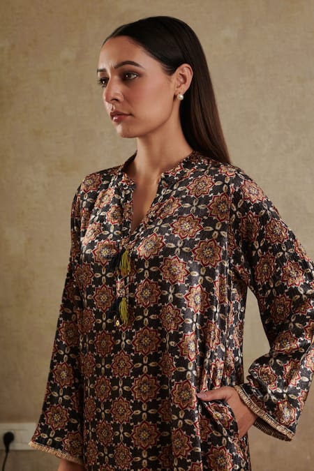 Rainas_Black Velvet Tassels Bandeau Neck Floral Print Asymmetric Kurta With Pant_Online_at_Aza_Fashions