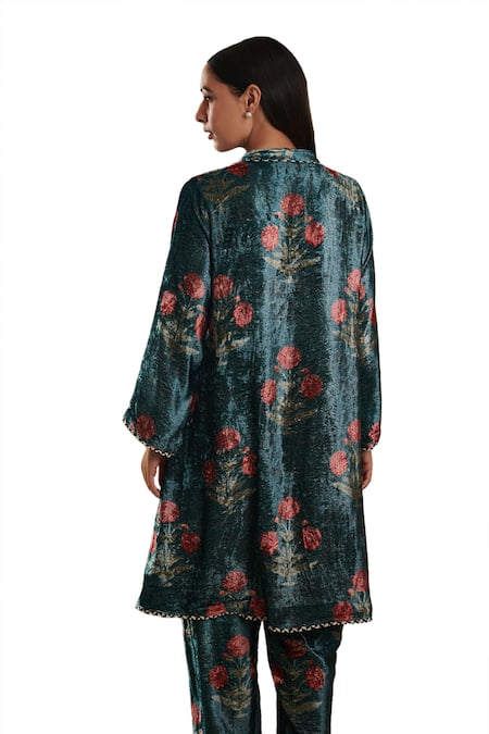 Buy Rainas Blue Velvet Embroidery, Tassels Bandeau Neck Blossom Print Kurta Pant Set Online at Aza Fashions Buy_Rainas_Blue Velvet Embroidery, Tassels Bandeau Neck Blossom Print Kurta Pant Set _Online_at_Aza_Fashions