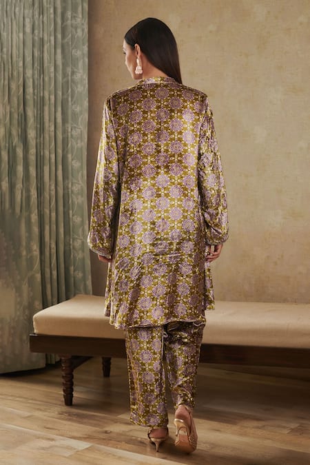 Shop Rainas Green Velvet Embroidery Bandeau Neck Floral Print Kurta With Pant at Aza Fashions Shop_Rainas_Green Velvet Embroidery Bandeau Neck Floral Print Kurta With Pant_at_Aza_Fashions