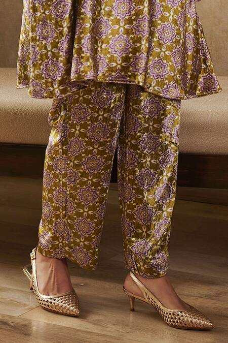 Buy Rainas Green Velvet Embroidery Bandeau Neck Floral Print Kurta With Pant Online at Aza Fashions Buy_Rainas_Green Velvet Embroidery Bandeau Neck Floral Print Kurta With Pant_Online_at_Aza_Fashions