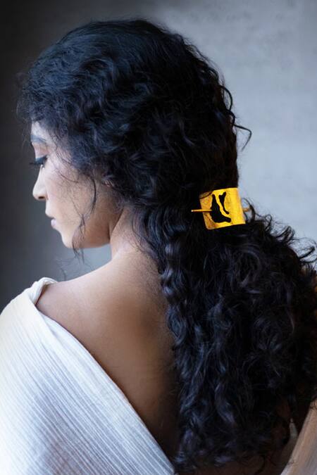 Shop_DE'Anma_Gold Quanah Abstract Shaped Hair Bun 