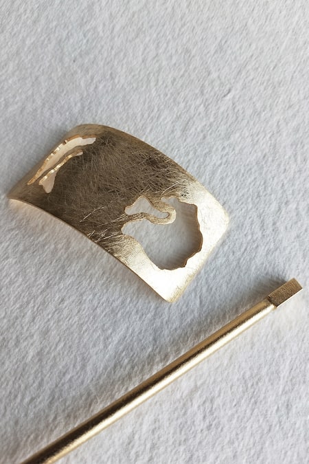 Buy_DE'Anma_Gold Quanah Cutwork Hair Bun - Single Pc _Online_at_Aza_Fashions