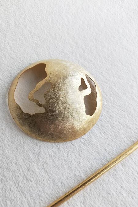 Buy DE'Anma Gold Amhale Circular Shaped Hair Bun Online at Aza Fashions Buy_DE'Anma_Gold Amhale Circular Shaped Hair Bun _Online_at_Aza_Fashions