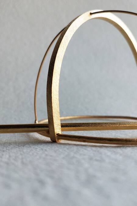 Buy_DE'Anma_Gold Qinisa Criss Cross Shaped Full Hair Bun _Online_at_Aza_Fashions