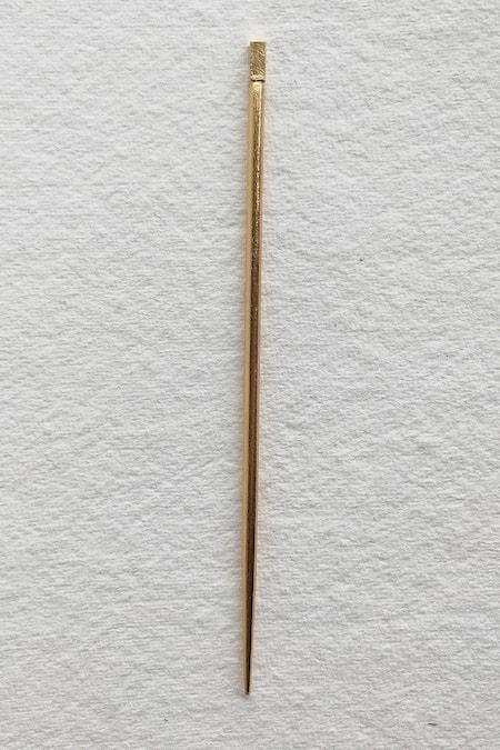 Buy_DE'Anma_Gold Qinisa Criss Cross Shaped Cutwork Hair Bun _Online_at_Aza_Fashions