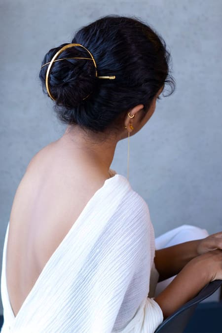 DE'Anma_Gold Qinisa Criss Cross Shaped Cutwork Hair Bun _at_Aza_Fashions