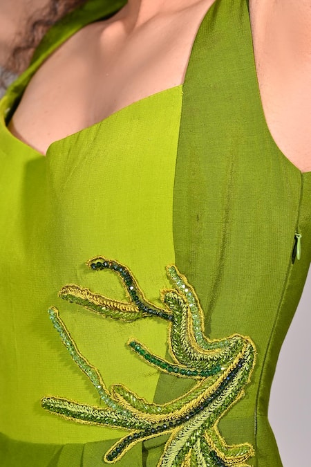 Buy_BAANI KHURANA_Green Crepe Beads, Sequins Sweetheart Neck Vine Embellished High-low Tunic 