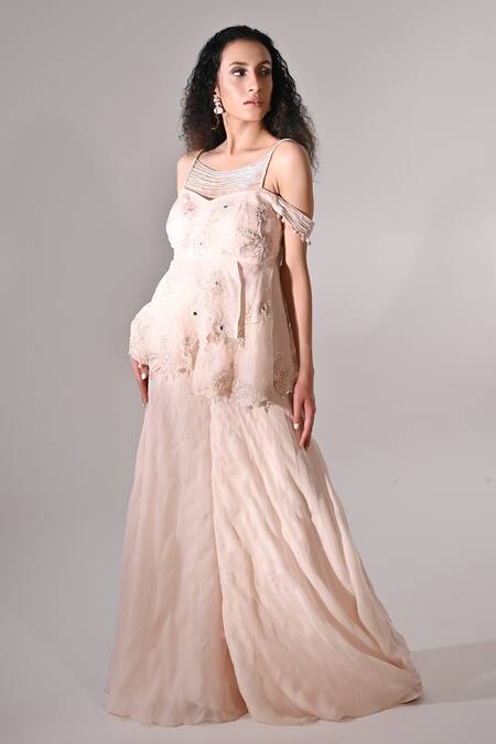 BAANI KHURANA_Peach Organza, Chiffon Embellished Cold Shoulder Peplum Kurta With Sharara _Online_at_Aza_Fashions