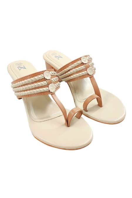 Shop The Madras Trunk Off White Colorblock Strap Woven Kolhapuri Heels at Aza Fashions Shop_The Madras Trunk_Off White Colorblock Strap Woven Kolhapuri Heels _at_Aza_Fashions