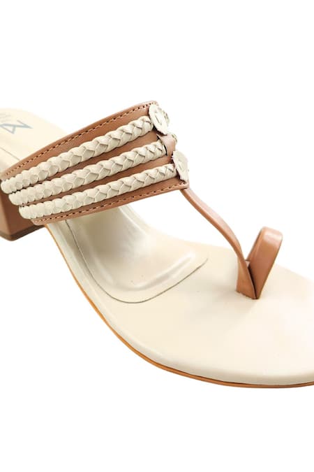 Buy The Madras Trunk Off White Colorblock Strap Woven Kolhapuri Heels Online at Aza Fashions Buy_The Madras Trunk_Off White Colorblock Strap Woven Kolhapuri Heels _Online_at_Aza_Fashions