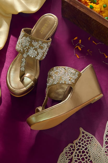 Kurrbat Gold Embroidery Star Dust Wedges 