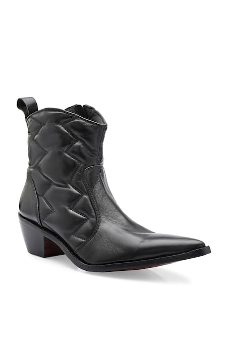 Buy_Ivrah_Black Jordan Checkered Quilted Boots_Online_at_Aza_Fashions