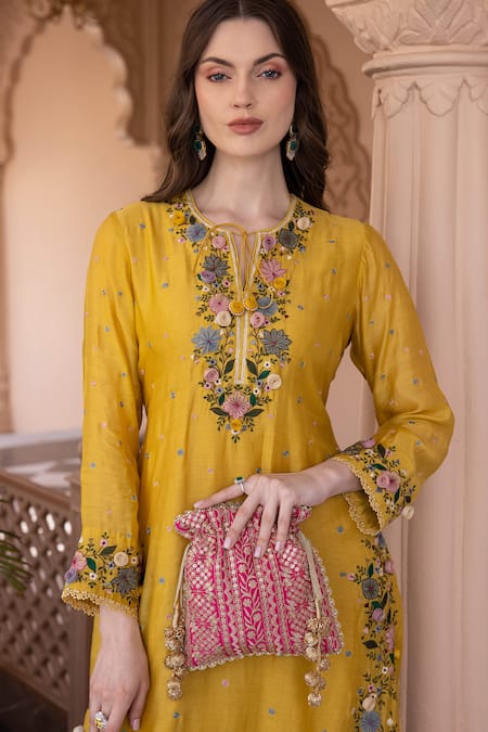 Amyra Mirai Flower Embroidered Potli 