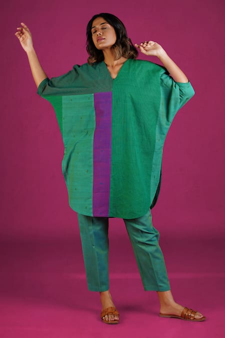 MANTRA Colorblocked Motif Woven Symphony Kurta 