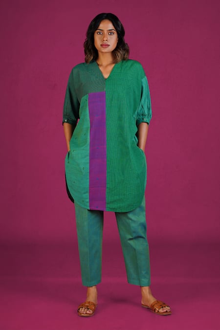 Shop Mantra Green Handloom Cotton Embroidery V-neck Colorblocked Motif Woven Symphony Kurta Online at Aza Fashions Shop_Mantra_Green Handloom Cotton Embroidery V-neck Colorblocked Motif Woven Symphony Kurta _Online_at_Aza_Fashions