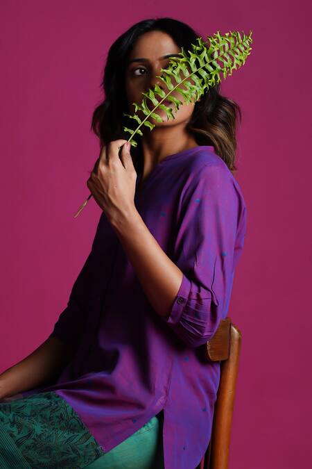 Mantra_Green Handloom Cotton Patchwork Mandarin Collar Detail Colorblocked Kurta _at_Aza_Fashions