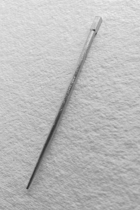 DE'Anma Quanah Cutwork Abstract Shaped Hair Bun 