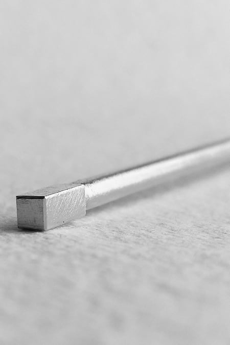 DE'Anma_Silver Qinisa Criss Cross Shaped Full Hair Bun _Online_at_Aza_Fashions